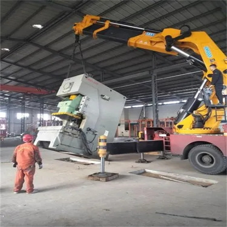 老城80吨折臂吊车出租附近电话