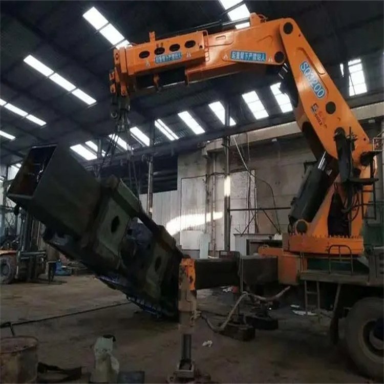 老城130吨折臂吊车出租吊机租赁附近电话